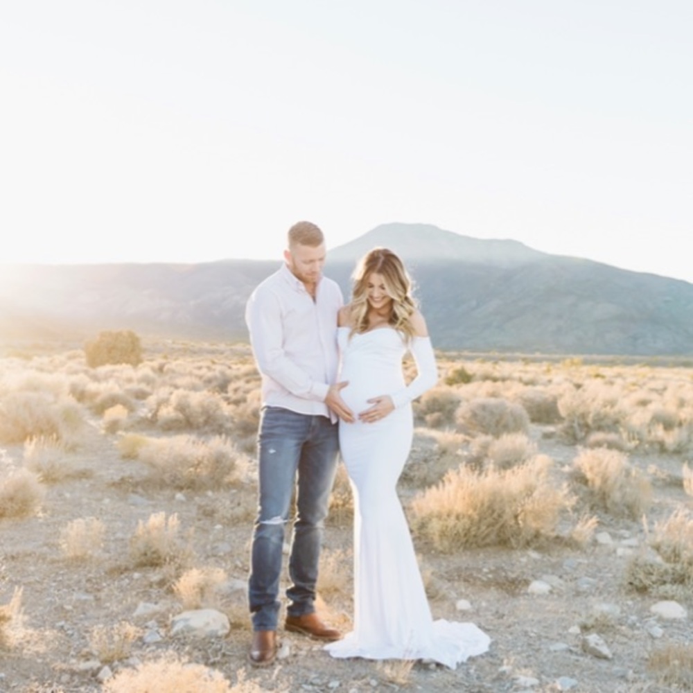 Maternity photo shoot dress with long train